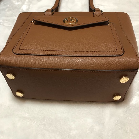 Michael KORS Joey Md Pocket Leather Tote - Picture 7 of 8